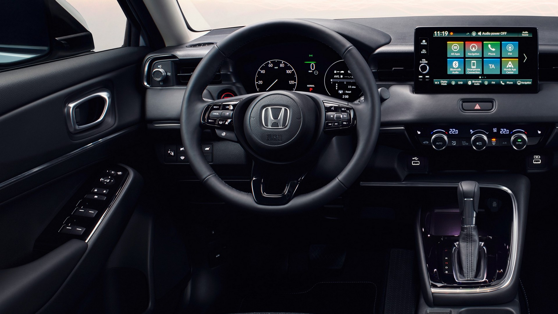 Салон Honda HR-V e:HEV третьего поколения