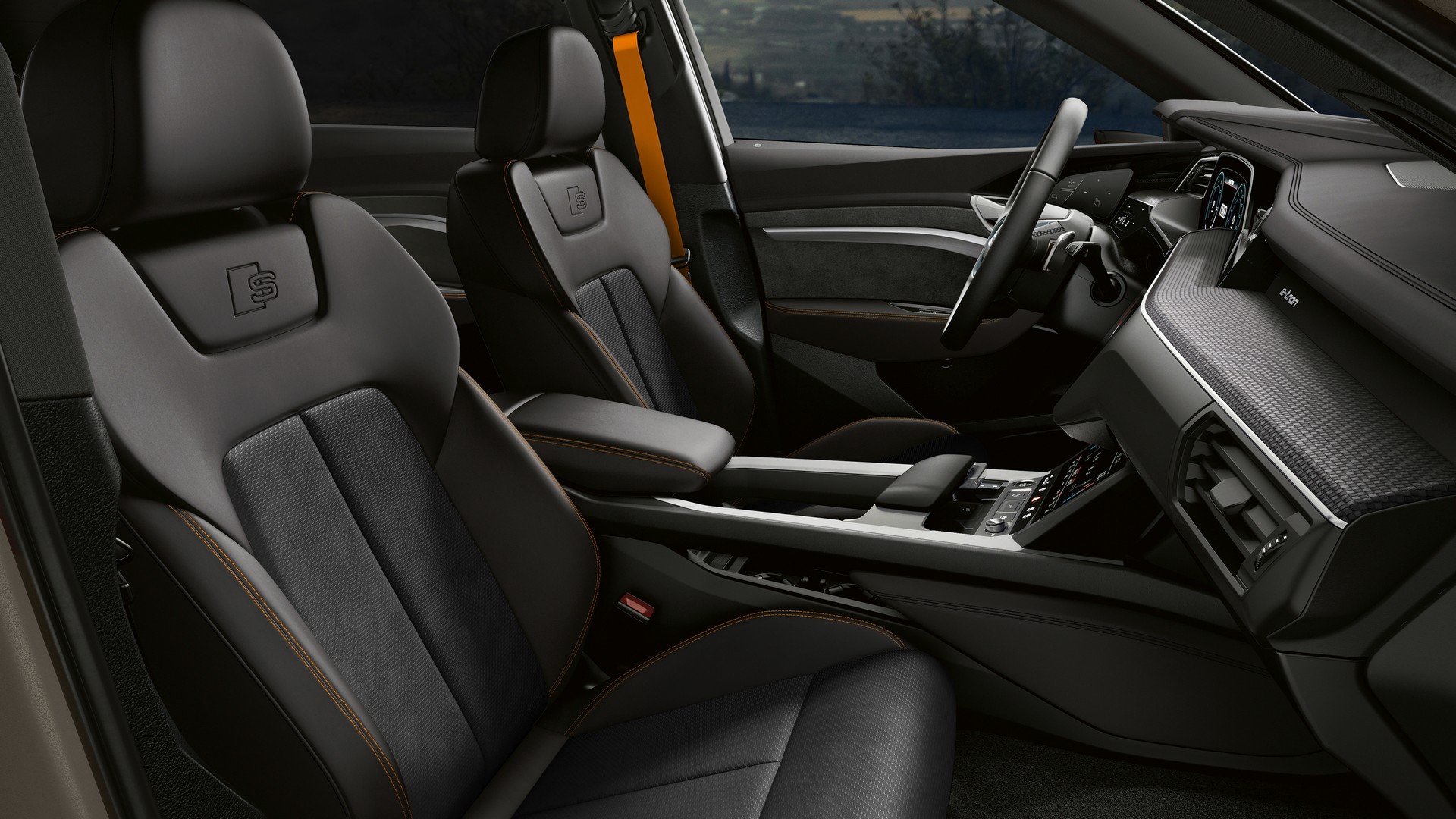 Audi e-tron S line black edition