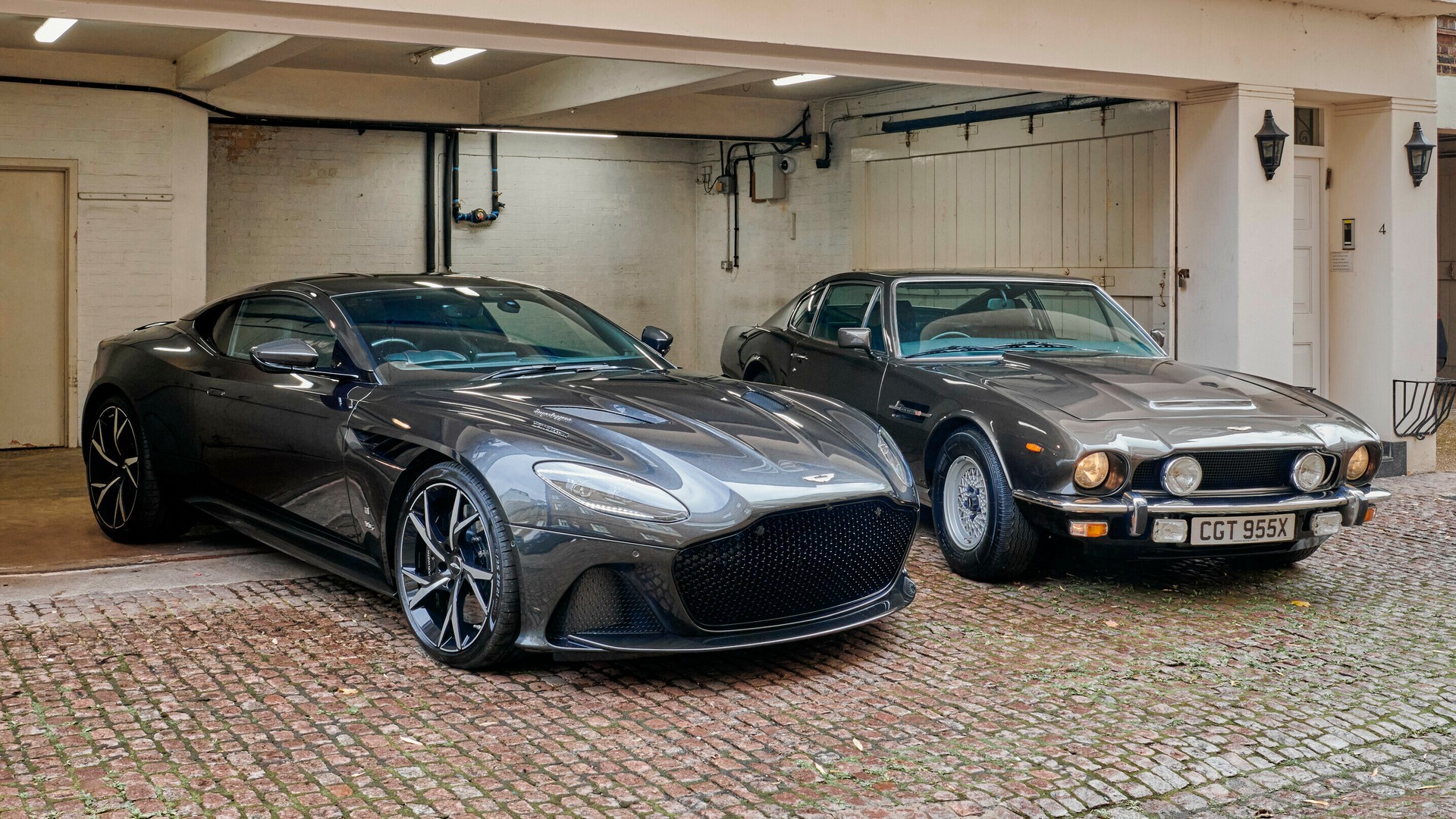 Aston Martin DBS Superleggera 007 Edition и Aston Martin V8
