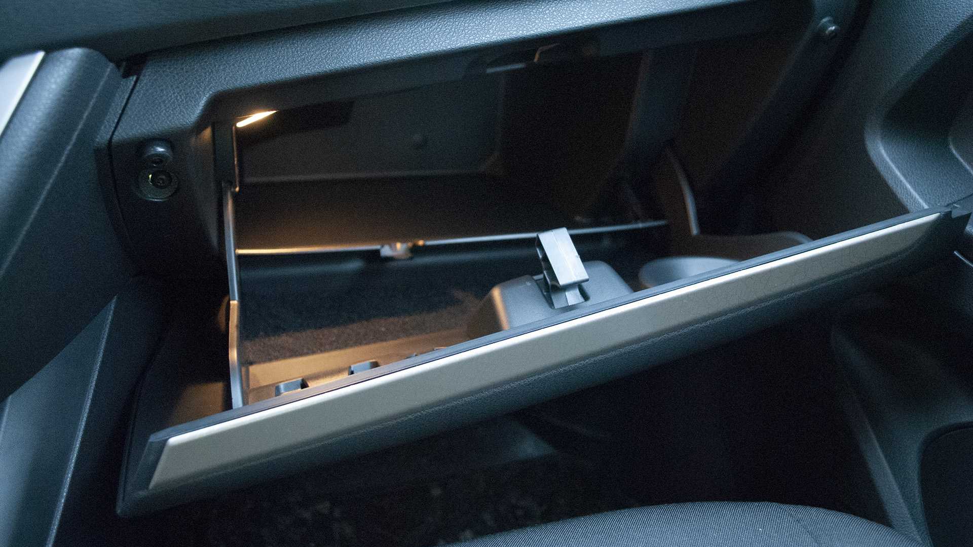 Подсветка перчаточного ящика Lada Vesta NG